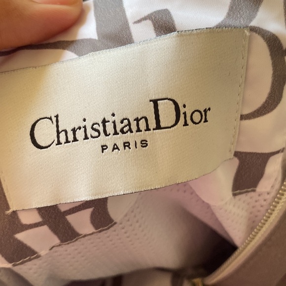 Nuevo - Picture 2 of 2